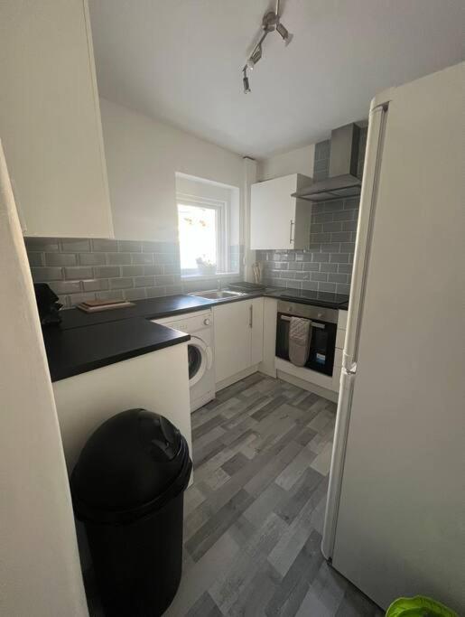 Spacious 3 Bed - Efc Stays Ліверпуль Екстер'єр фото